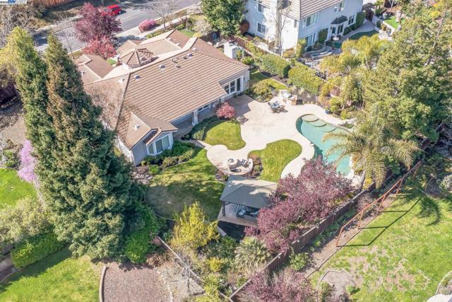 1221 Culet Ranch Rd, Danville CA: https://media.crmls.org/mediaz/ac3092d5-b9b9-4b7e-8198-860993e0a178.jpg