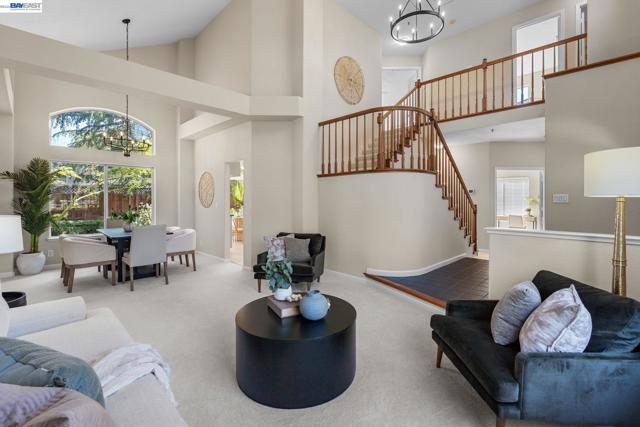 Image 9 of 40 For 912 Loyola Way