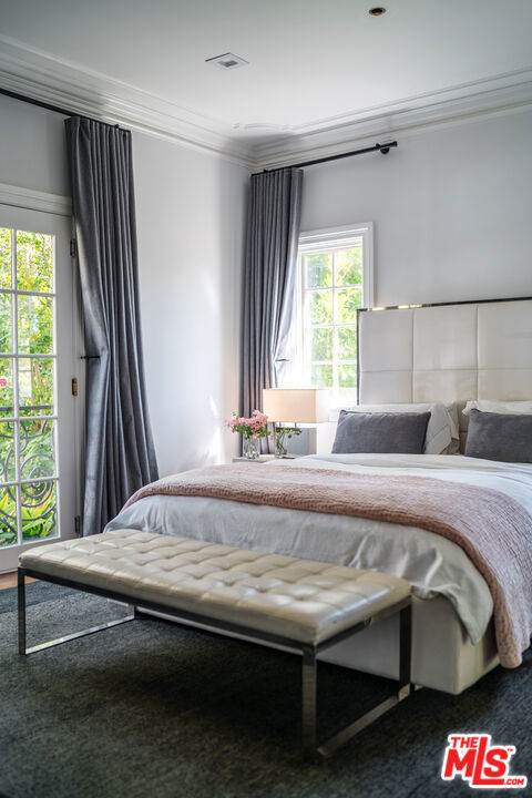 727 N Alta Drive, Beverly Hills CA: https://media.crmls.org/mediaz/ac323f55-3411-42b7-9b00-e993895e4d6b.jpg