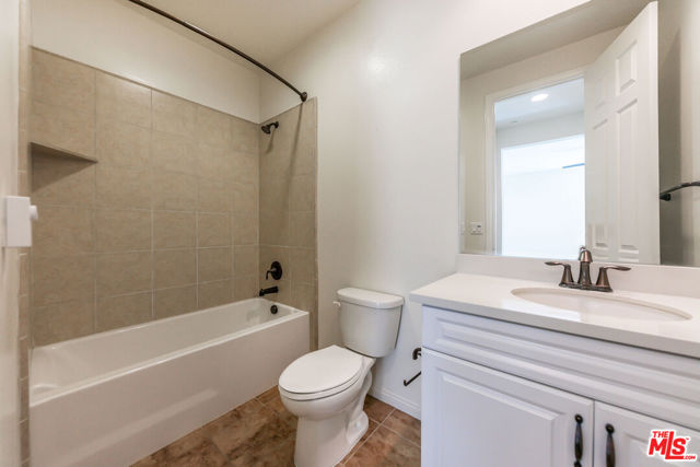 22379 Driftwood Court, Santa Clarita CA: https://media.crmls.org/mediaz/ac333b4b-b891-489c-bb07-df0c2c4ddbc7.jpg