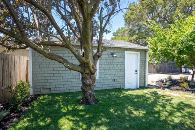 2653 Brewster Avenue, Redwood City CA: https://media.crmls.org/mediaz/ac3347b5-40ab-4186-8940-2b32f0460bf4.jpg