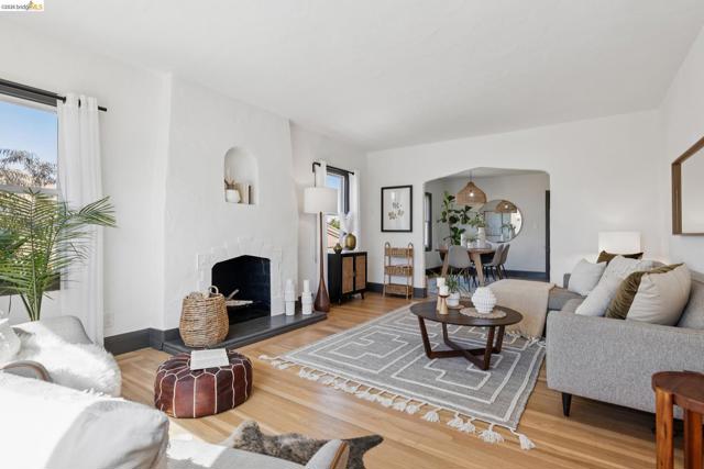 1509 Francis St, Albany CA: https://media.crmls.org/mediaz/ac33bbca-4c63-4ef5-9844-549d45c72fef.jpg