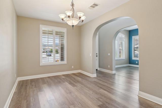 31332 Bluebeech Court, Temecula CA: https://media.crmls.org/mediaz/ac33d3d7-b383-435a-adff-33be65b43185.jpg
