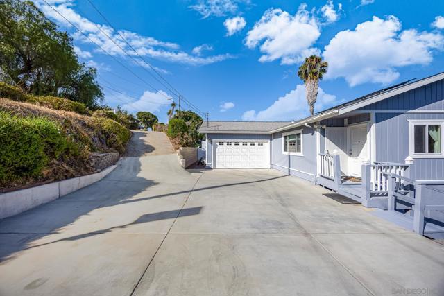 1180 Evelyn St, San Diego CA: https://media.crmls.org/mediaz/ac345889-198a-4c8d-828c-b7f7bf1c07b9.jpg