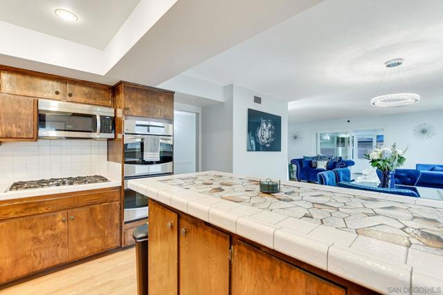 11518 205th St, Lakewood CA: https://media.crmls.org/mediaz/ac353039-6673-4c27-8ff7-8bbe100dcf61.jpg