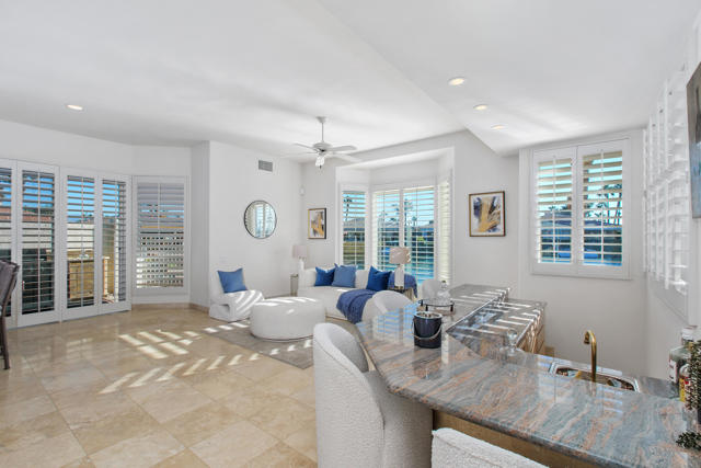 47380 Via Cordova, La Quinta CA: https://media.crmls.org/mediaz/ac3531c1-97c2-41de-aea4-7821c87ca1d3.jpg