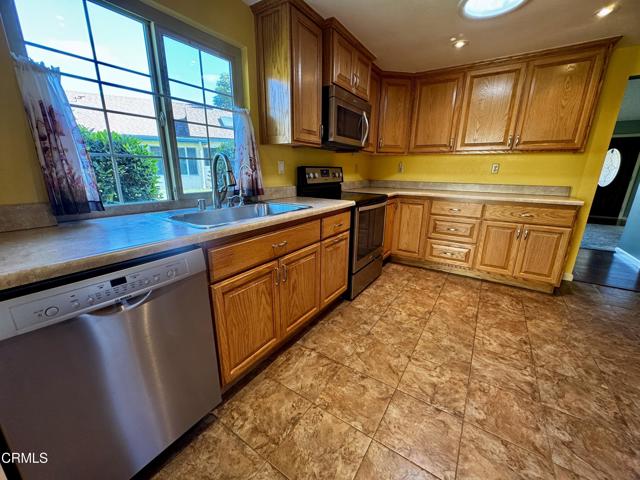 37203 Village 37, Camarillo CA: https://media.crmls.org/mediaz/ac35c3c7-4cc4-47e5-9db6-a3db6f106db2.jpg