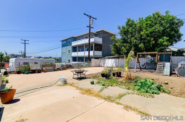 Image 16 of 21 For 845 13th St  Master Sui