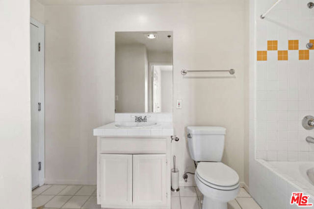 10790 Rose Avenue, Los Angeles CA: https://media.crmls.org/mediaz/ac3613ca-b745-44b7-9155-947d2650e5ee.jpg