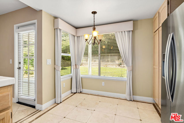 27050 Riversbridge Way, Valencia CA: https://media.crmls.org/mediaz/ac36cba0-57ef-4e81-9fb5-affe72e61c07.jpg