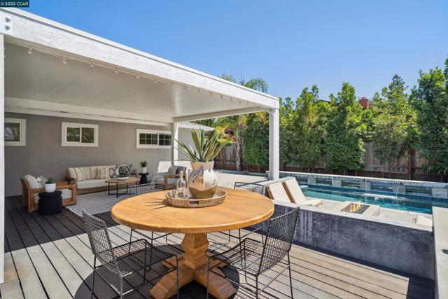 1519 Sunny Ct, Walnut Creek CA: https://media.crmls.org/mediaz/ac3726e0-9870-42b8-98c4-0f4e869a62de.jpg