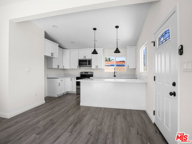 891 E 6th Street, Pomona CA: https://media.crmls.org/mediaz/ac39148e-8357-4b50-a0fa-f1dae2205f61.jpg