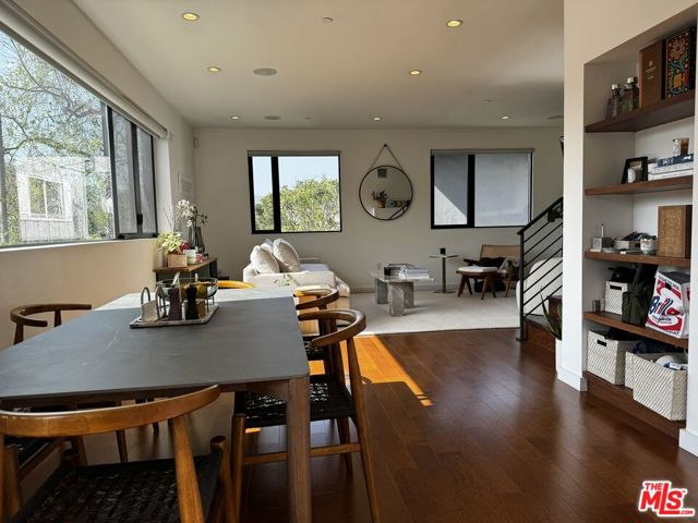 140 S Hayworth Avenue, Los Angeles CA: https://media.crmls.org/mediaz/ac3974af-2e4b-42a1-a5c7-61e0d513ba35.jpg