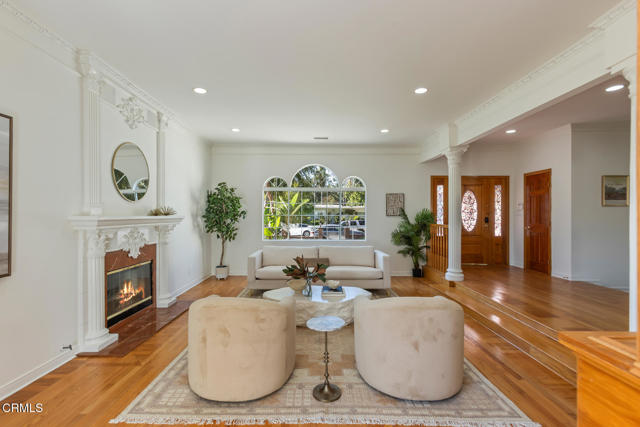 Detail Gallery Image 14 of 70 For 4926 Crown Ave, La Canada Flintridge,  CA 91011 - 3 Beds | 3/1 Baths