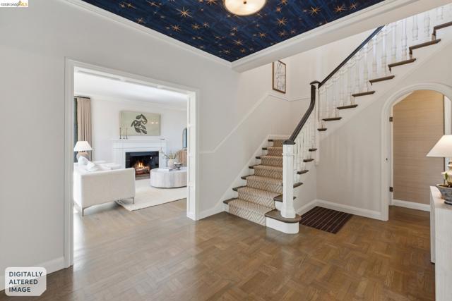 Image 4 of 60 For 906 Paramount Rd