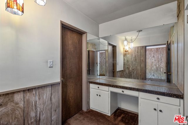 8400 Encino Avenue, Northridge CA: https://media.crmls.org/mediaz/ac3b5cf6-8855-4753-9f6e-14303c84d223.jpg