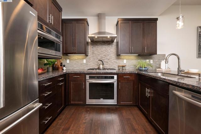 2835 Alvarado Ave, San Mateo CA: https://media.crmls.org/mediaz/ac3b6f05-8f29-44cf-a982-86488e819dfd.jpg