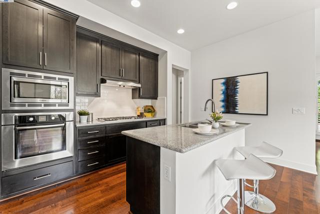 35607 Embassy Common, Fremont CA: https://media.crmls.org/mediaz/ac3b7454-fe6a-491c-ab14-83df20f8ee3f.jpg