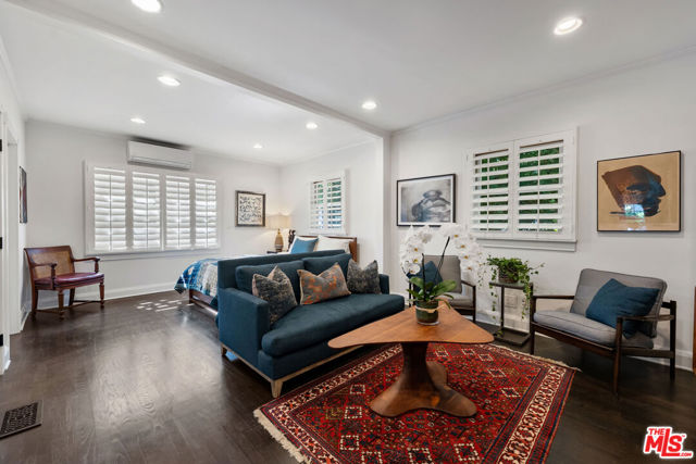 233 S Saltair Avenue, Los Angeles CA: https://media.crmls.org/mediaz/ac3c595f-767f-4e6a-abc5-b4e0872f3c83.jpg
