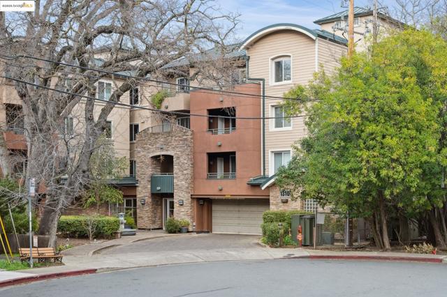 1310 Creekside Dr, Walnut Creek CA: https://media.crmls.org/mediaz/ac3cd6cd-3674-4191-bc77-73489db7573a.jpg