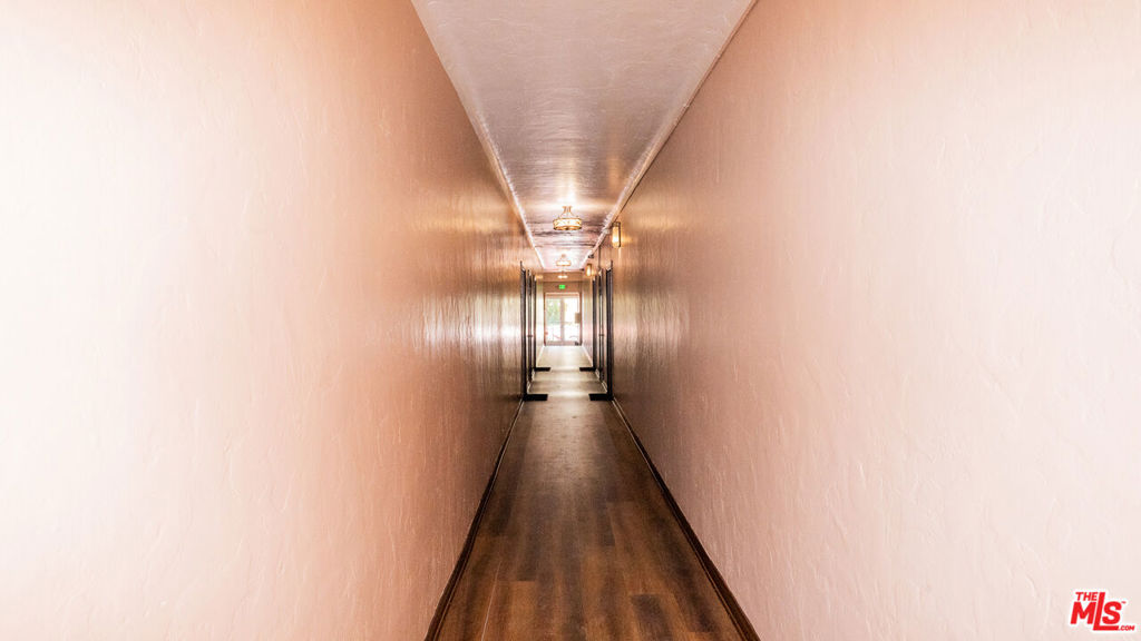 https://media.crmls.org/mediaz/ac3d609a-a3db-4627-9f38-1961181f4476.jpg?preset=X-Large