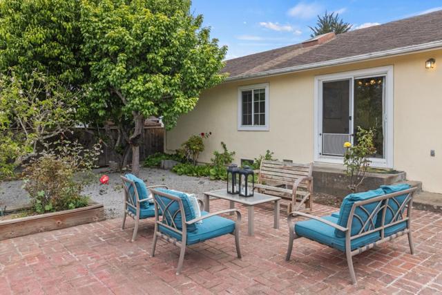2061 Marsala Circle, Monterey CA: https://media.crmls.org/mediaz/ac3d937f-360d-4505-8d74-f6827b7420d8.jpg