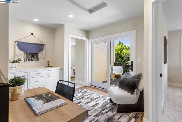 1002 Middle Ave, Menlo Park CA: https://media.crmls.org/mediaz/ac3db36d-3026-4c29-9080-b8f8f8de800c.jpg