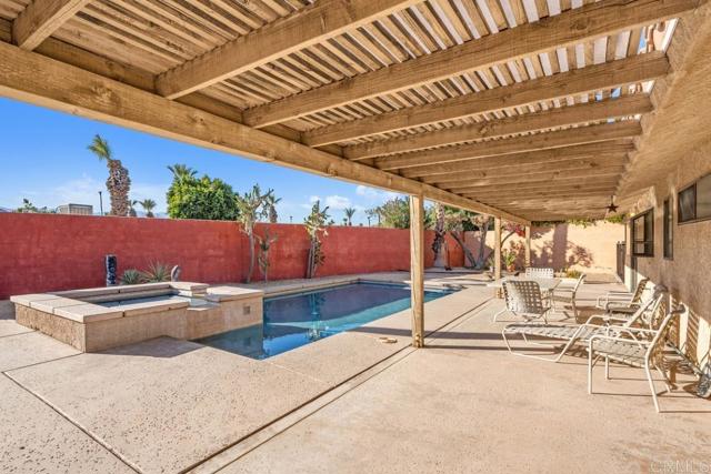 Detail Gallery Image 15 of 16 For 46515 Roudel Ln, La Quinta,  CA 92253 - 3 Beds | 3 Baths