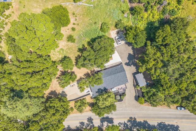 18698 Cull Canyon Rd, Castro Valley CA: https://media.crmls.org/mediaz/ac3df0fe-c051-4a7d-8c65-8c9c90c60d36.jpg