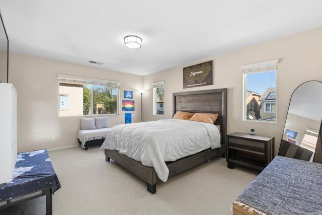 Detail Gallery Image 10 of 32 For 34221 Woodmont, Lake Elsinore,  CA 92532 - 4 Beds | 3 Baths