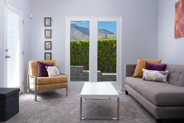 590 N Plaza Amigo, Palm Springs, CA 92262
