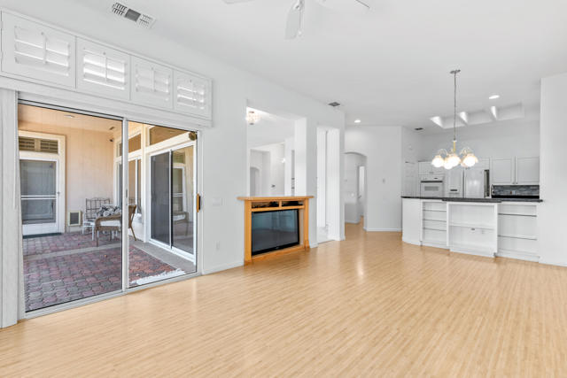 78626 Blooming Court, Palm Desert CA: https://media.crmls.org/mediaz/ac3f2bec-4064-4bbc-bfe7-58f216f37638.jpg