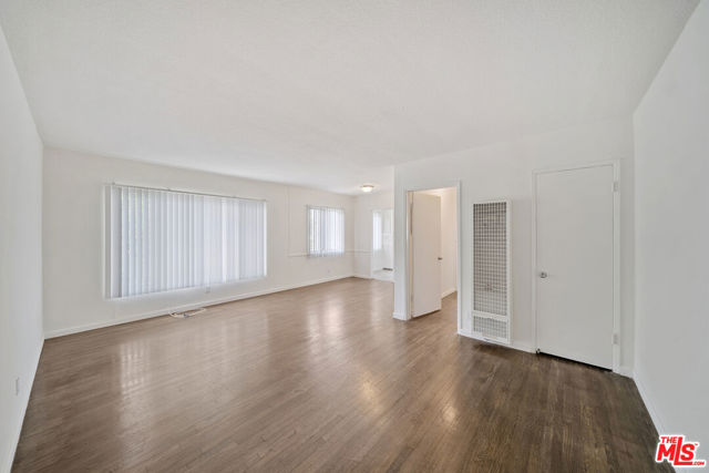 2314 S Corning, Los Angeles CA: https://media.crmls.org/mediaz/ac3f37a0-d735-43ba-b6d4-4bcb49c8ff67.jpg