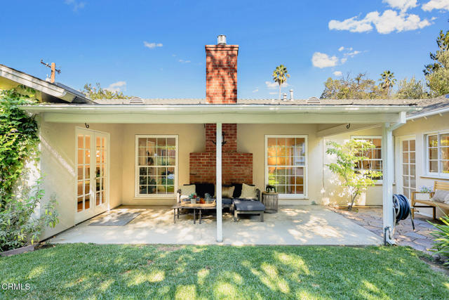 4929 Oakwood Avenue, La Canada Flintridge CA: https://media.crmls.org/mediaz/ac3fe290-3d83-492c-991a-54110789d771.jpg