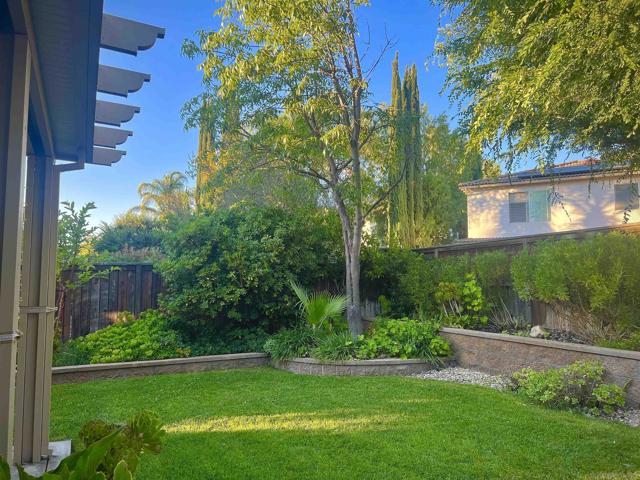 37710 Sprucewood Ln, Murrieta CA: https://media.crmls.org/mediaz/ac40210a-3ee2-48e4-97d0-0a8491a1fc5f.jpg