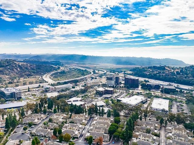 3613 CAMINITO CARMEL LANDING, San Diego CA: https://media.crmls.org/mediaz/ac40323b-6d62-41d4-9bee-1709c20efad0.jpg