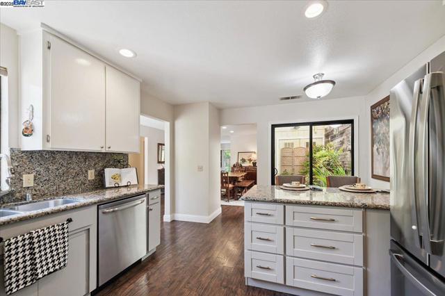 2587 Chablis Way, Livermore CA: https://media.crmls.org/mediaz/ac40478f-026c-4feb-a740-4a49494b9c26.jpg