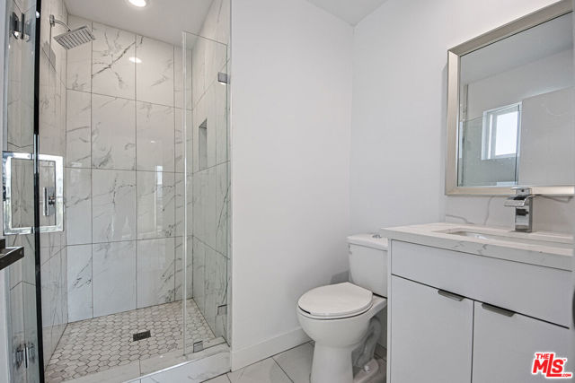 954 N Kingsley Drive, Los Angeles CA: https://media.crmls.org/mediaz/ac406eee-fed9-425b-8ed8-2fbce963ed86.jpg