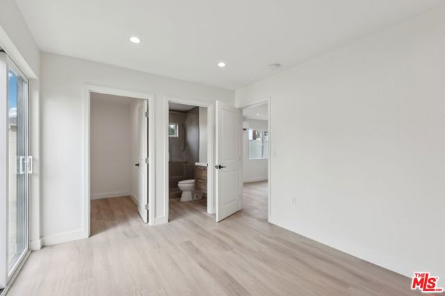6731 Delco Avenue, Winnetka CA: https://media.crmls.org/mediaz/ac40b956-94bc-40b6-add0-9e92ee583b1c.jpg