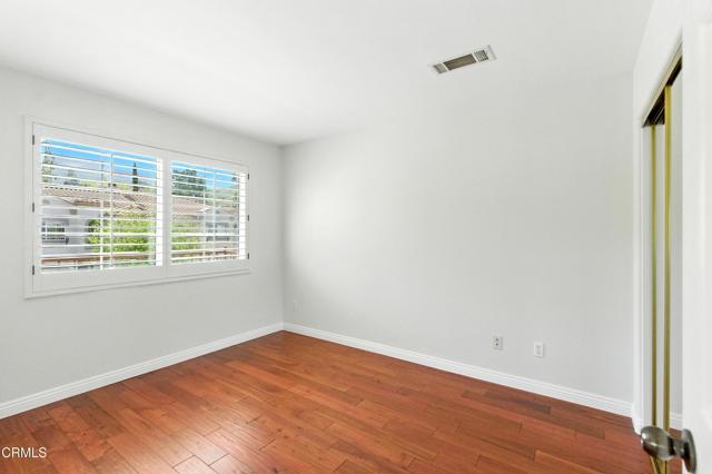 1117 Pan Court, Thousand Oaks CA: https://media.crmls.org/mediaz/ac4186d9-4c38-4e1c-8a60-ca081e69fca9.jpg