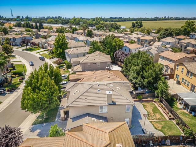 3417 River Shoal Avenue, Sacramento CA: https://media.crmls.org/mediaz/ac420e18-356c-4251-a1f2-a85fe6a03f82.jpg