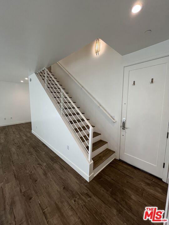 14822 Magnolia Boulevard, Sherman Oaks CA: https://media.crmls.org/mediaz/ac439c33-f317-4c30-ab7e-43d55b65abe2.jpg
