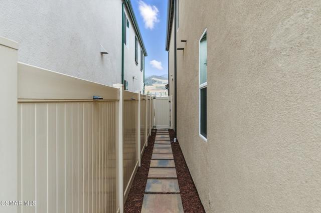 1894 Malalenca Road, Santa Paula CA: https://media.crmls.org/mediaz/ac43bdb1-de46-49c6-902e-c321e78b3afb.jpg