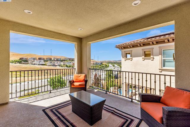 258 Goldfield Pl, San Ramon CA: https://media.crmls.org/mediaz/ac4409db-d6ef-4c0b-91e6-c1989d156127.jpg