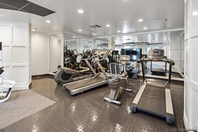 1133 1st St, Coronado CA: https://media.crmls.org/mediaz/ac44524d-ca94-4827-a4e9-39fea2f35f8a.jpg