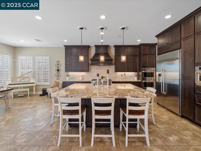 1927 Vintage Cir, Brentwood CA: https://media.crmls.org/mediaz/ac44fd40-543e-49f1-9d77-e6202ee4bb51.jpg