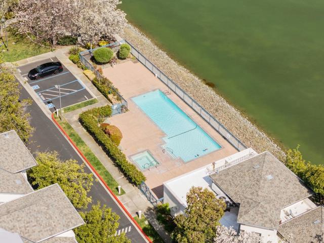 700 Baltic Circle, Redwood City CA: https://media.crmls.org/mediaz/ac45102f-5df9-4606-a2ee-df4bdbd95589.jpg