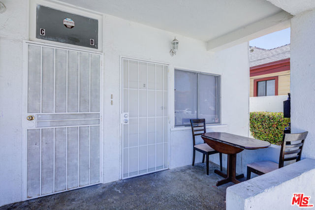 543 W 16th, San Pedro CA: https://media.crmls.org/mediaz/ac469e8a-5000-4724-9af7-d0de24747161.jpg