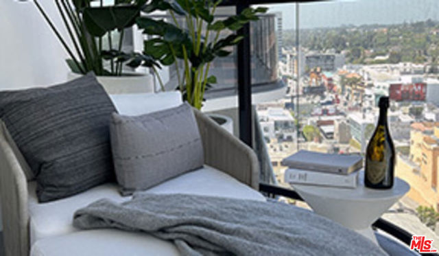 11750 Wilshire Boulevard, Los Angeles CA: https://media.crmls.org/mediaz/ac4766e7-6e22-498d-bdcd-92ddc33c8564.jpg