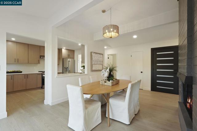 3233 Lucas Circle, Lafayette CA: https://media.crmls.org/mediaz/ac47ccd5-183d-4df8-aecd-e664e96dc38c.jpg